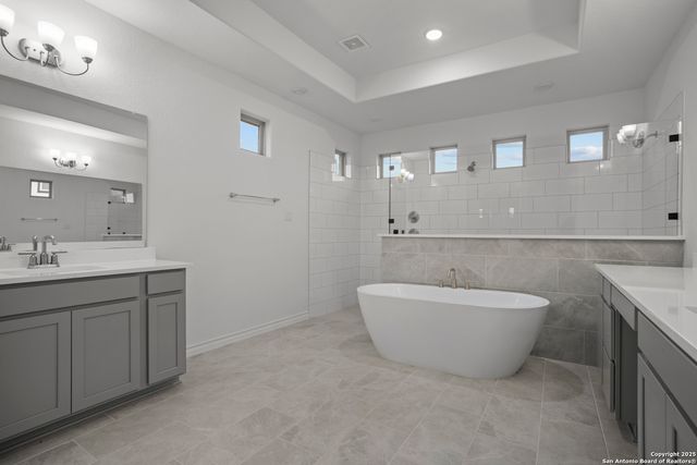 222 Poe Parkway, Castroville, TX 78009