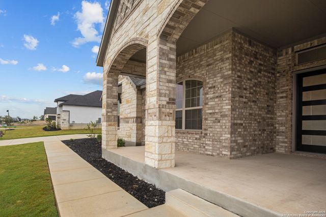 222 Poe Parkway, Castroville, TX 78009