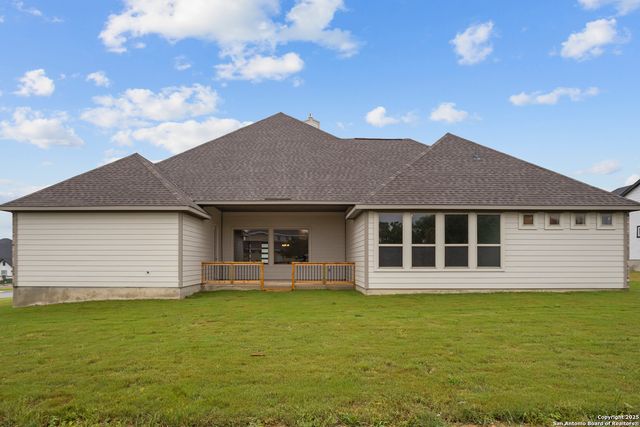 222 Poe Parkway, Castroville, TX 78009