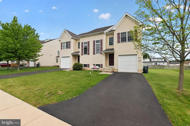 137 SUGARBUSH DR, Perkasie, PA 18944