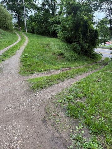 3656 Charleston Road, Poca, WV 25168