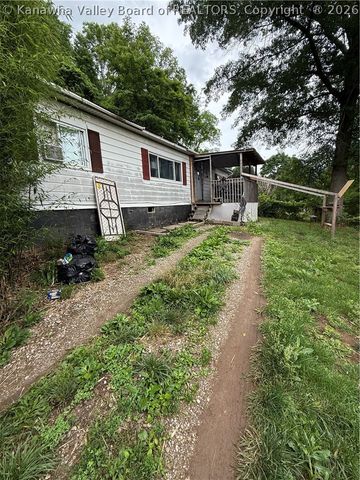 3656 Charleston Road, Poca, WV 25168