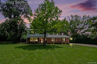 24474 Springbrook Drive, Farmington Hills, MI 48336