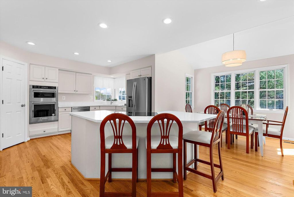 Image 13 of property listing at 2904 EXCELSIOR SPRINGS CT, Ellicott City, MD 21042