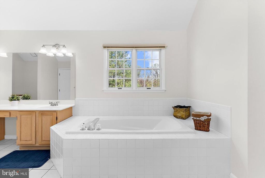 Image 31 of property listing at 2904 EXCELSIOR SPRINGS CT, Ellicott City, MD 21042