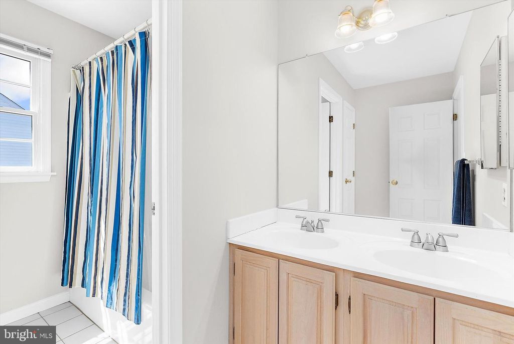 Image 37 of property listing at 2904 EXCELSIOR SPRINGS CT, Ellicott City, MD 21042