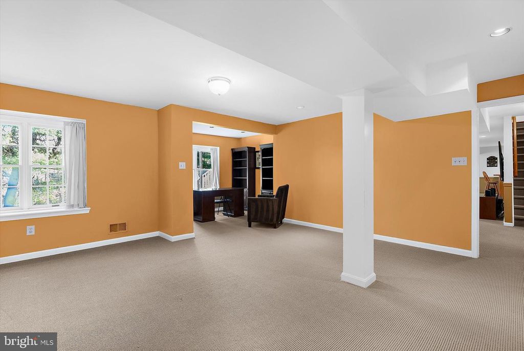 Image 42 of property listing at 2904 EXCELSIOR SPRINGS CT, Ellicott City, MD 21042