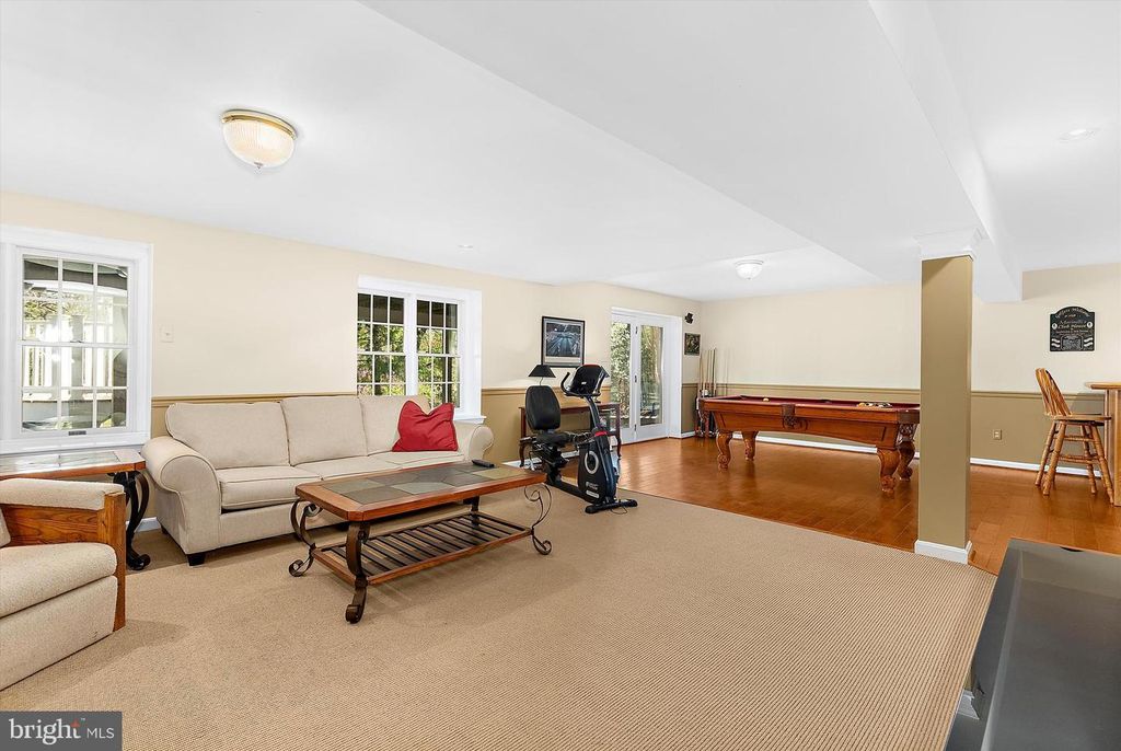 Image 43 of property listing at 2904 EXCELSIOR SPRINGS CT, Ellicott City, MD 21042