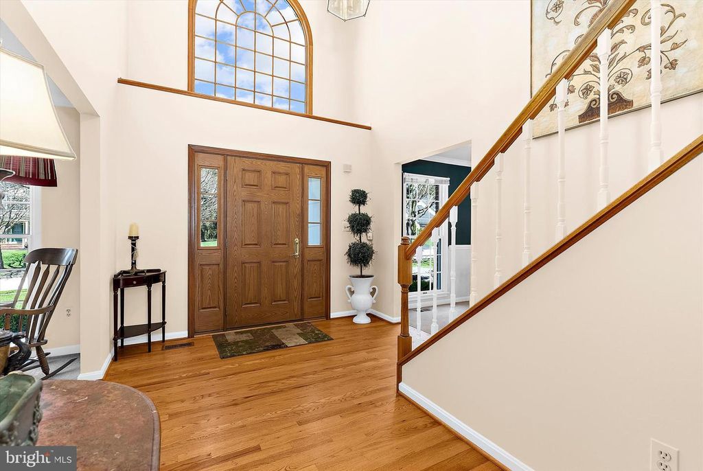 Image 5 of property listing at 2904 EXCELSIOR SPRINGS CT, Ellicott City, MD 21042