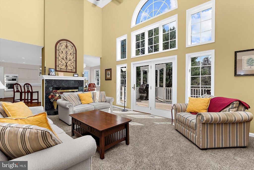 Image 6 of property listing at 2904 EXCELSIOR SPRINGS CT, Ellicott City, MD 21042