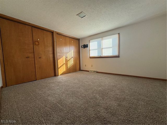 1087 Perkinswood Boulevard SE, Warren, OH 44484