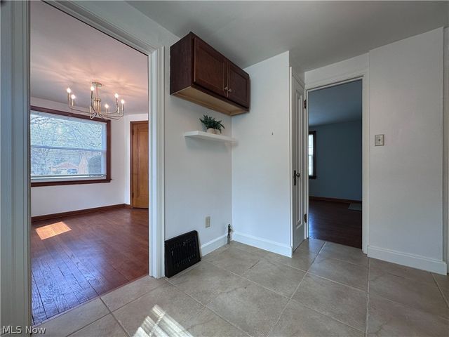 1087 Perkinswood Boulevard SE, Warren, OH 44484