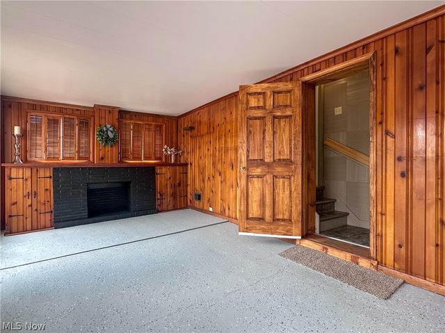 1087 Perkinswood Boulevard SE, Warren, OH 44484