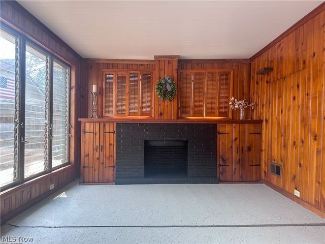 1087 Perkinswood Boulevard SE, Warren, OH 44484