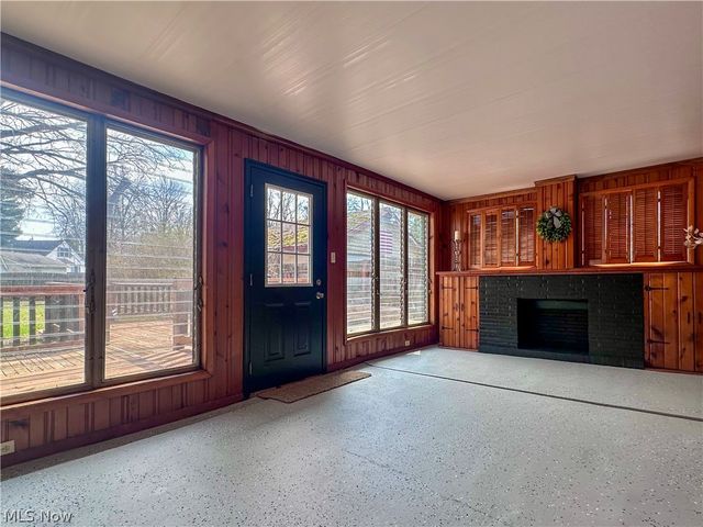 1087 Perkinswood Boulevard SE, Warren, OH 44484