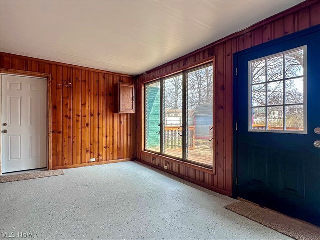 1087 Perkinswood Boulevard SE, Warren, OH 44484