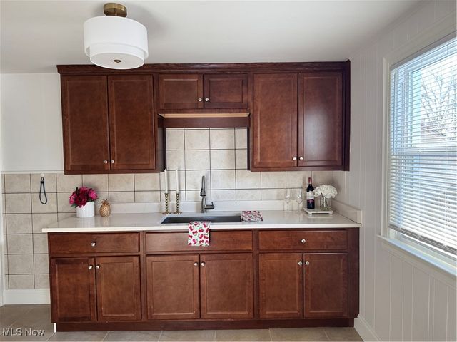 1087 Perkinswood Boulevard SE, Warren, OH 44484