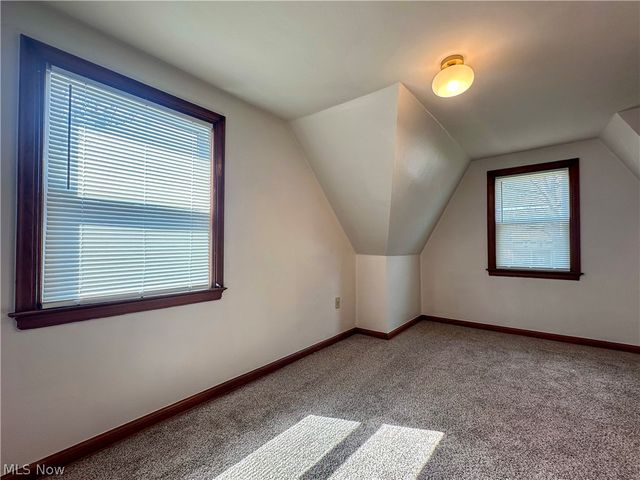 1087 Perkinswood Boulevard SE, Warren, OH 44484