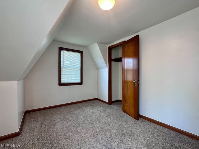 1087 Perkinswood Boulevard SE, Warren, OH 44484