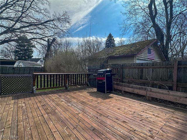 1087 Perkinswood Boulevard SE, Warren, OH 44484