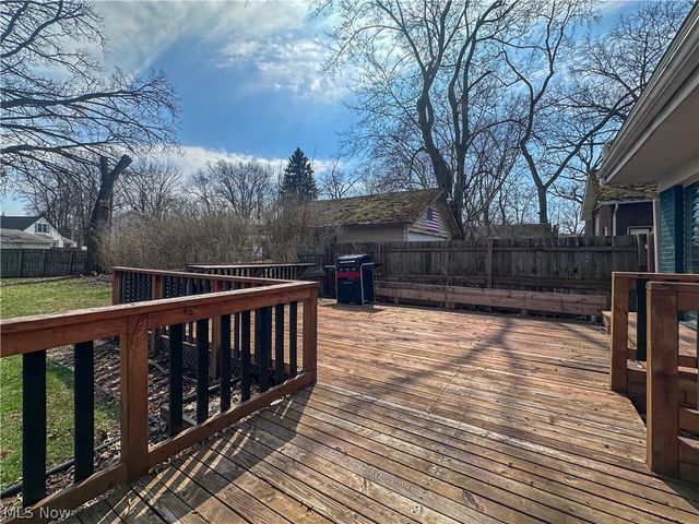 1087 Perkinswood Boulevard SE, Warren, OH 44484