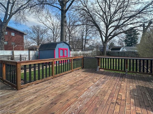 1087 Perkinswood Boulevard SE, Warren, OH 44484