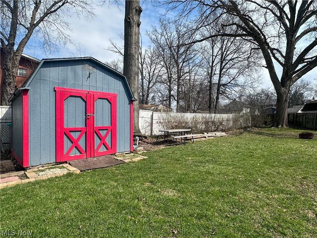 1087 Perkinswood Boulevard SE, Warren, OH 44484