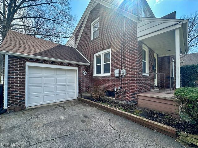 1087 Perkinswood Boulevard SE, Warren, OH 44484