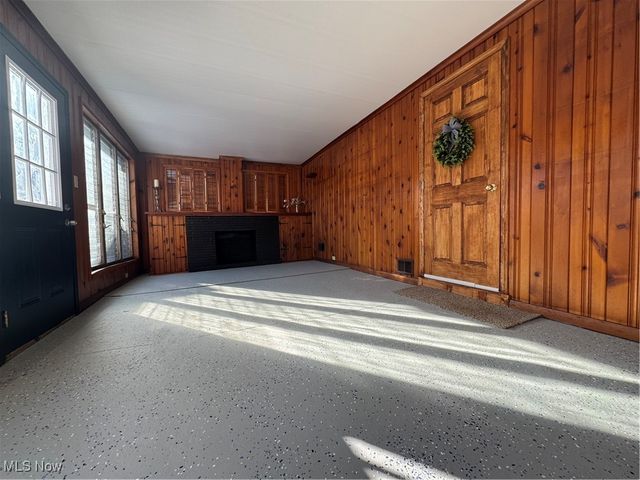 1087 Perkinswood Boulevard SE, Warren, OH 44484