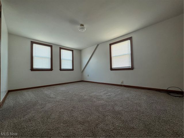 1087 Perkinswood Boulevard SE, Warren, OH 44484