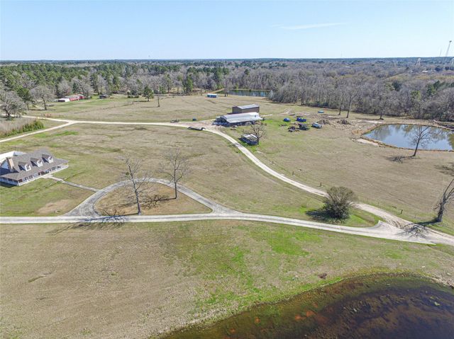 684 Hooks Road, Corrigan, TX 75939