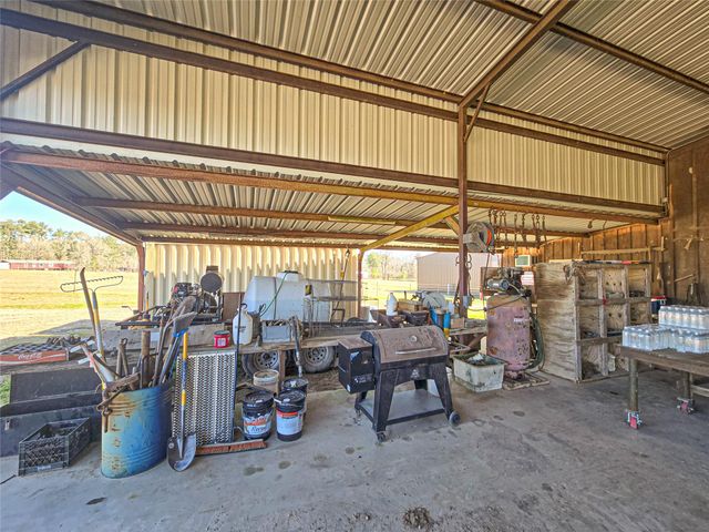 684 Hooks Road, Corrigan, TX 75939