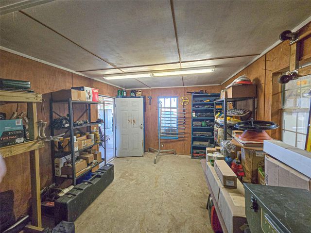 684 Hooks Road, Corrigan, TX 75939