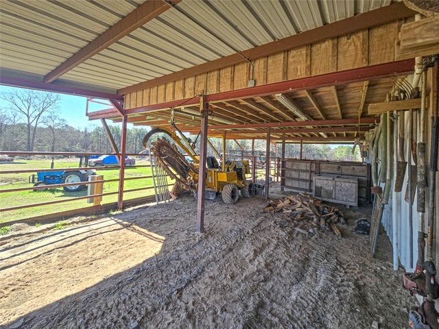 684 Hooks Road, Corrigan, TX 75939