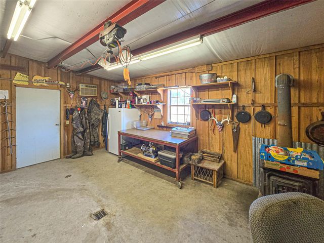 684 Hooks Road, Corrigan, TX 75939