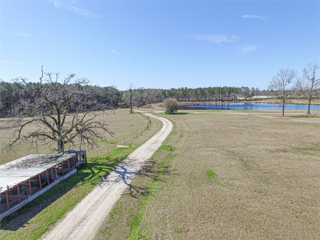 684 Hooks Road, Corrigan, TX 75939