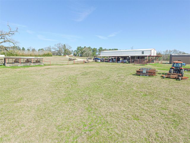 684 Hooks Road, Corrigan, TX 75939