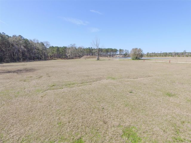 684 Hooks Road, Corrigan, TX 75939