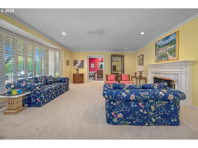 7535 Sw MONTCLAIR Dr, Portland, OR 97225