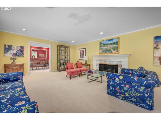 7535 Sw MONTCLAIR Dr, Portland, OR 97225