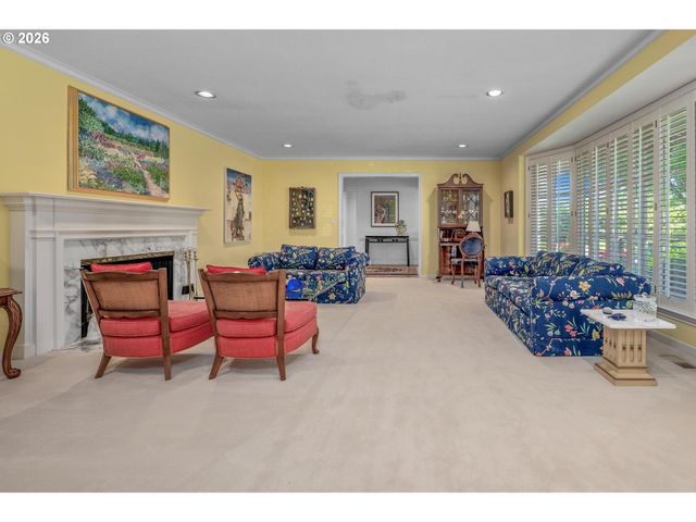 7535 Sw MONTCLAIR Dr, Portland, OR 97225