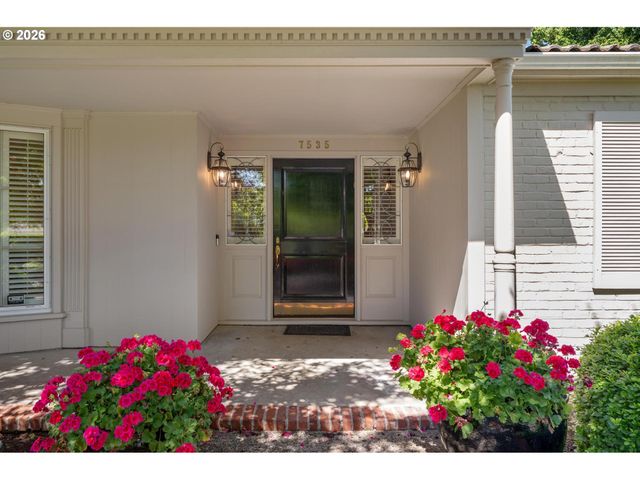 7535 Sw MONTCLAIR Dr, Portland, OR 97225