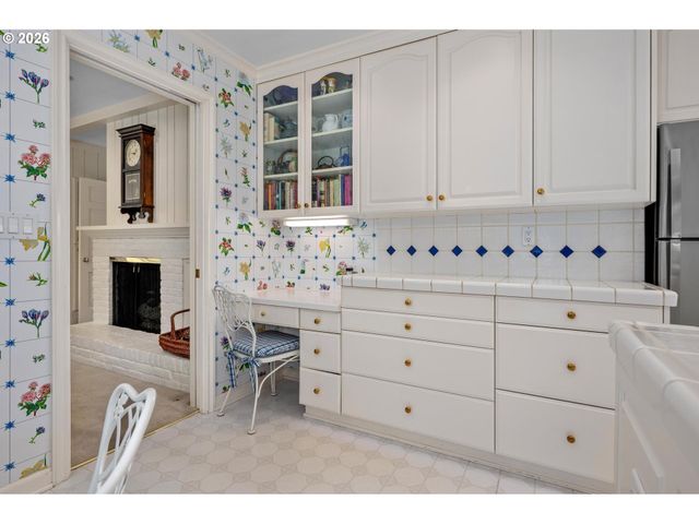 7535 Sw MONTCLAIR Dr, Portland, OR 97225