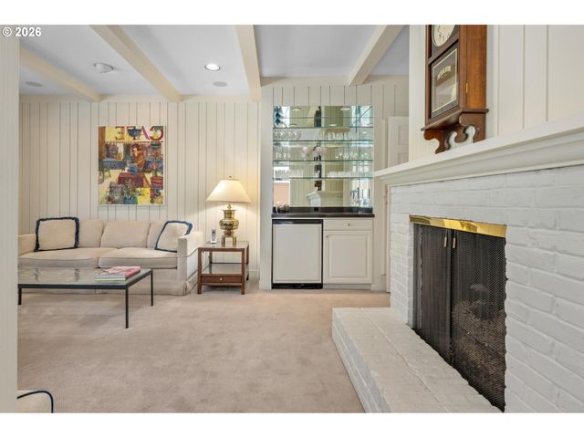 7535 Sw MONTCLAIR Dr, Portland, OR 97225