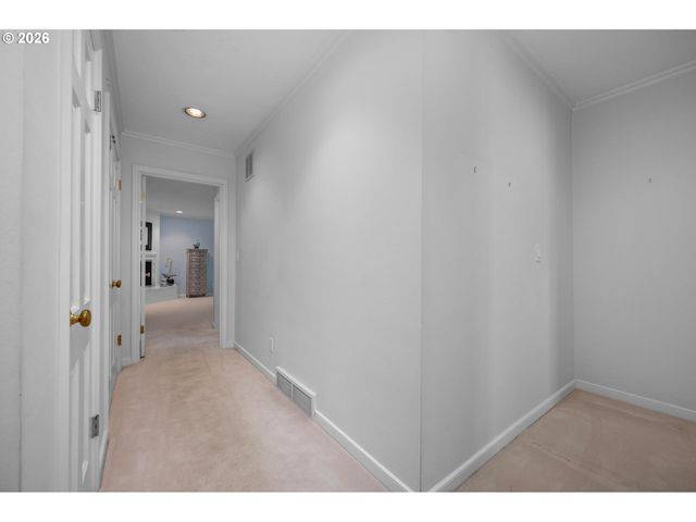 7535 Sw MONTCLAIR Dr, Portland, OR 97225