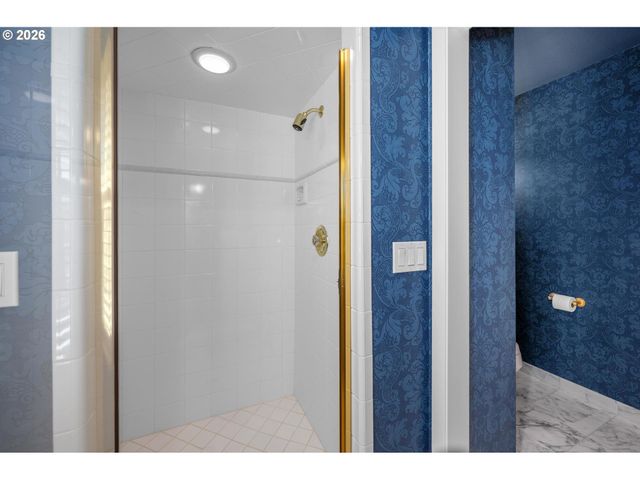 7535 Sw MONTCLAIR Dr, Portland, OR 97225