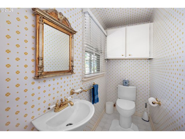 7535 Sw MONTCLAIR Dr, Portland, OR 97225