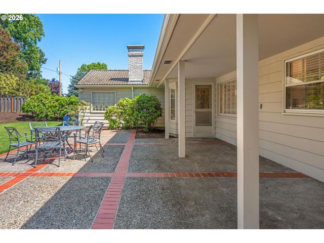 7535 Sw MONTCLAIR Dr, Portland, OR 97225