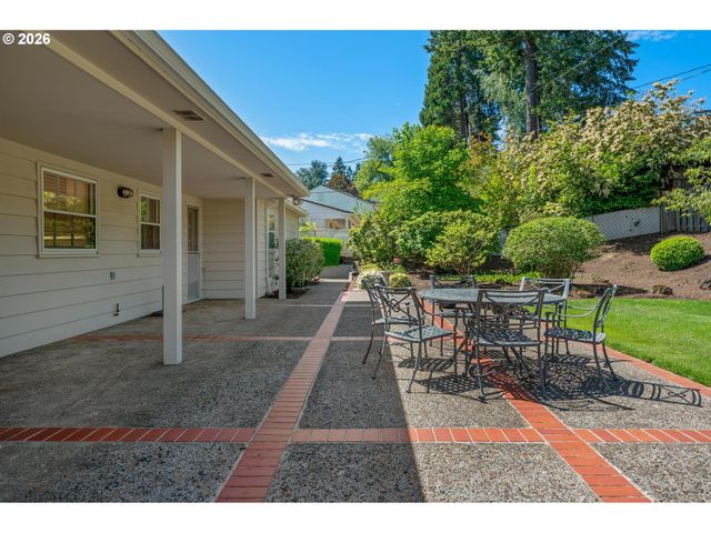 7535 Sw MONTCLAIR Dr, Portland, OR 97225
