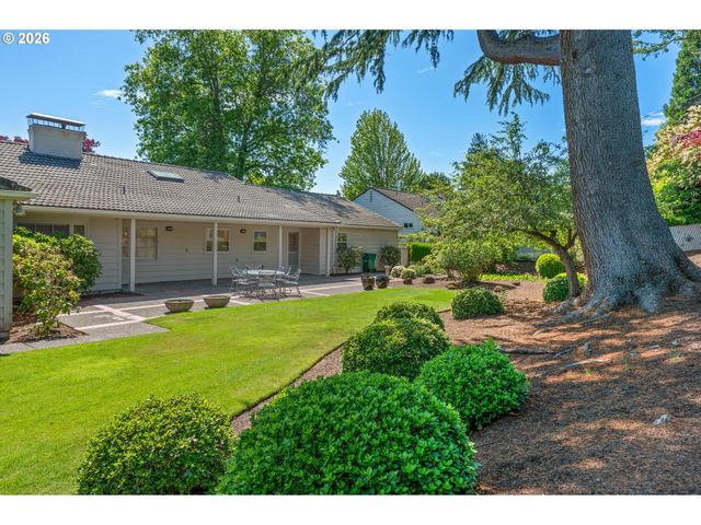 7535 Sw MONTCLAIR Dr, Portland, OR 97225